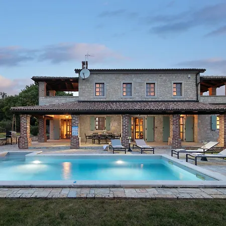 Villa Calluna By Interhome Sveti Lovrec Pazenaticki